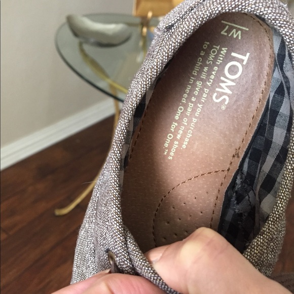 TOMS - Picture 5 of 6